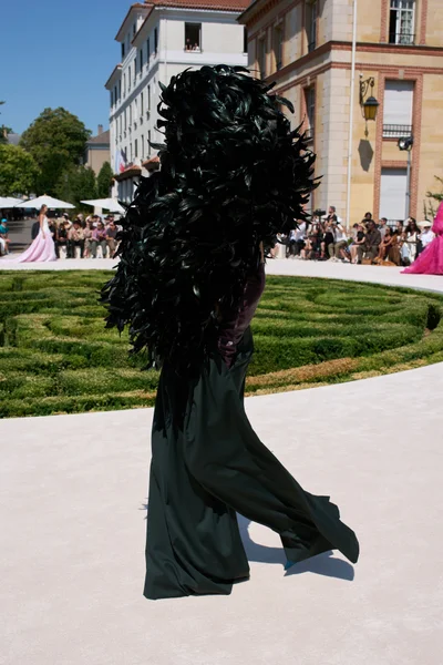 Look 200